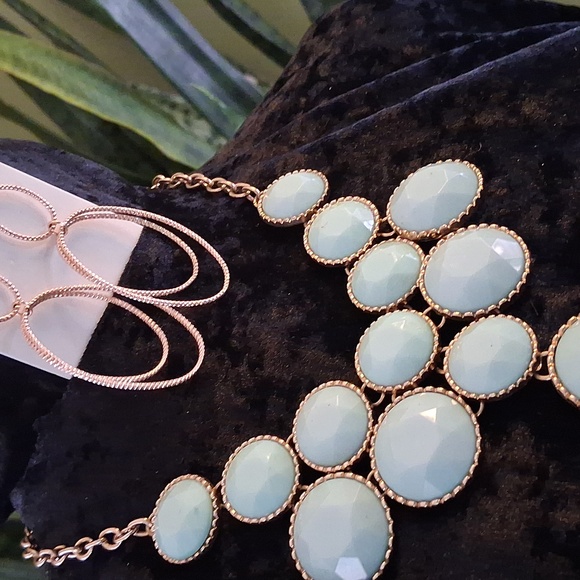 Elegant Gold and Mint Necklace and Gold Earring Set - Picture 7 of 9